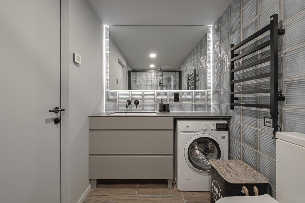 Ivis House Modern Apartment In Vilnius Old Town With Balcony 维尔纽斯 外观 照片