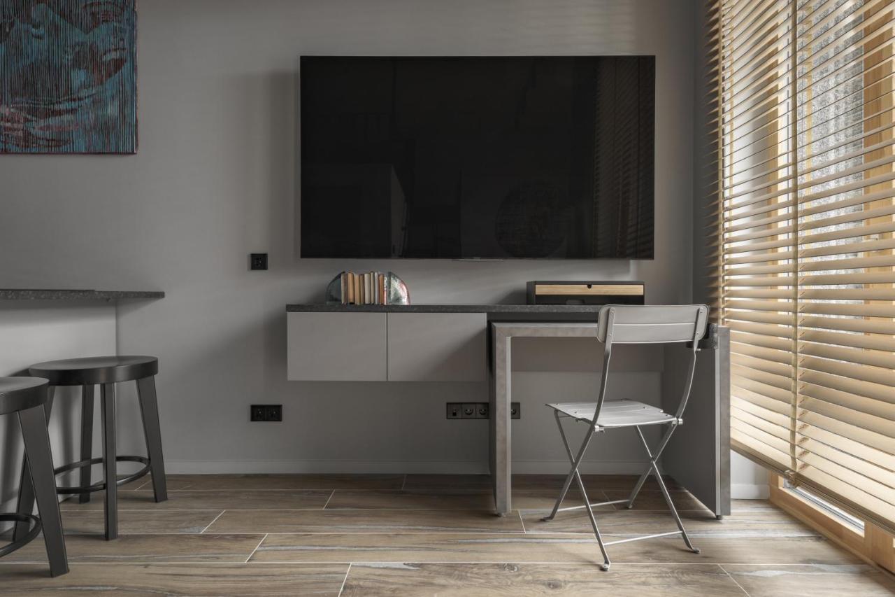 Ivis House Modern Apartment In Vilnius Old Town With Balcony 维尔纽斯 外观 照片