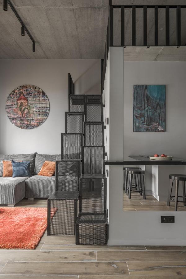 Ivis House Modern Apartment In Vilnius Old Town With Balcony 维尔纽斯 外观 照片