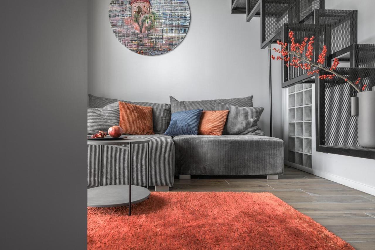 Ivis House Modern Apartment In Vilnius Old Town With Balcony 维尔纽斯 外观 照片