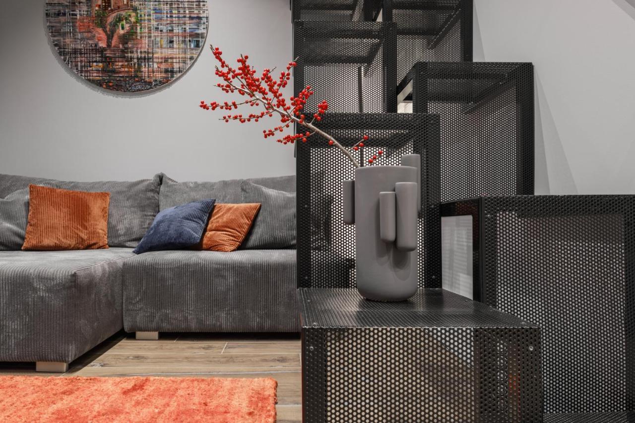 Ivis House Modern Apartment In Vilnius Old Town With Balcony 维尔纽斯 外观 照片